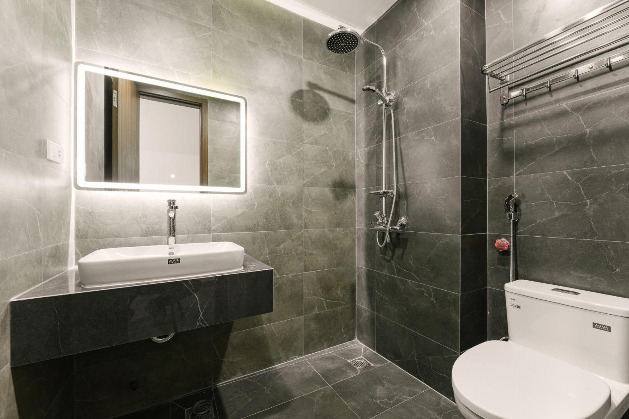 Delapong Hotel And Apartment Ha Noi Hanoï Extérieur photo